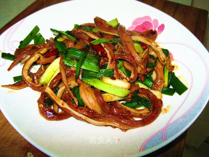 Stir-fried Shredded Belly with Black Bean Sauce and Green Garlic