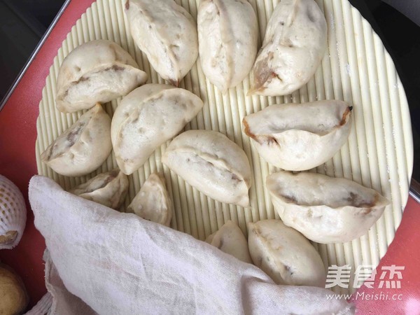 Pork and Fungus Buns recipe