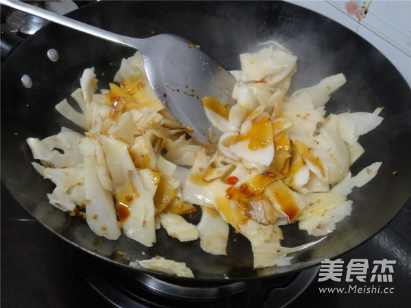 Sour Bamboo Shoots Beef recipe