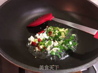 Ningbo Small Seafood--stir-fried Sea Melon Seeds recipe