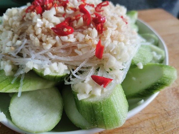Steamed Loofah with Garlic Vermicelli recipe
