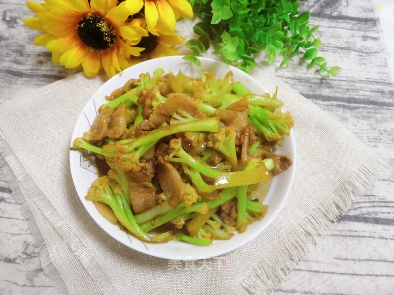 Stir-fried Pork Belly with Organic Cauliflower recipe