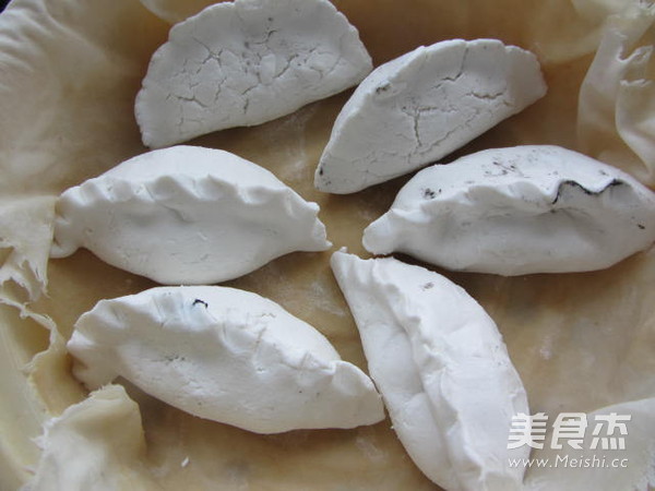 Rice Noodle Dumplings with Sesame Sauce recipe