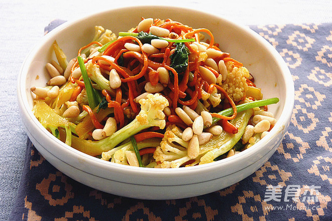 Stir-fried Cauliflower with Fresh Cordyceps recipe