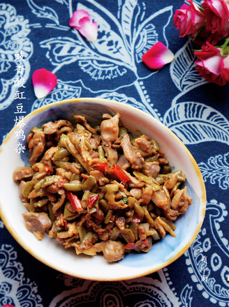 Stir-fried Chicken Mixed with Soy Sauce and Cowpea recipe