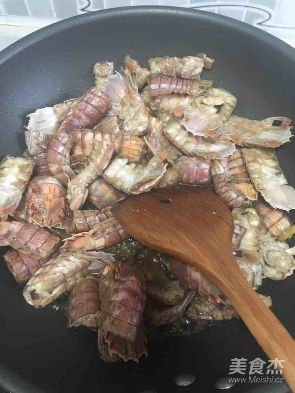 Stir-fried Pipi Shrimp recipe