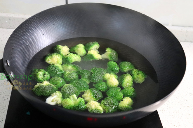Stir-fried Broccoli with Beef recipe