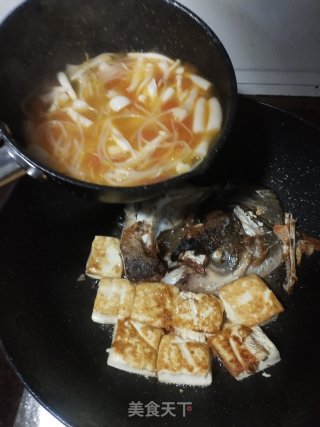 Tomato Mushroom Fish Head Tofu Pot recipe