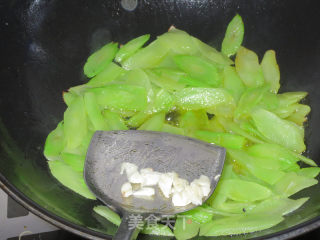 Stir-fried Lettuce Slices recipe