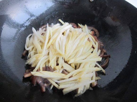 Stir-fried Pork Skin with Sour Radish recipe