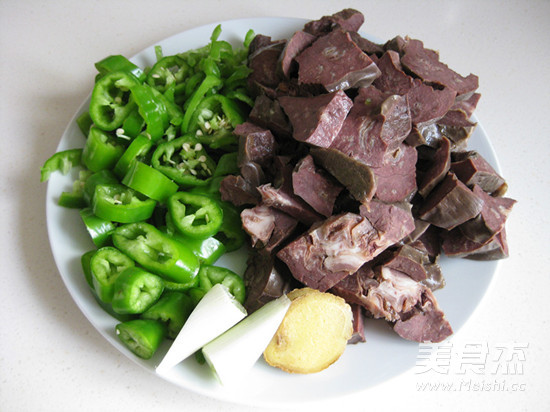 Stir-fried Pork Lung with Hot Peppers recipe