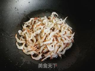 Fried Small River Prawns with Garlic Sprouts recipe