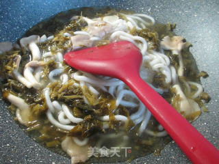 Saujin Mushroom and Pickled Vegetables Boiled Udon Noodles recipe