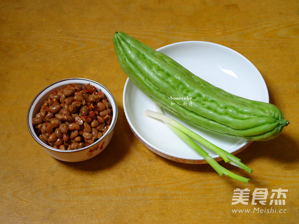 Laba Beans Mixed with Bitter Gourd recipe