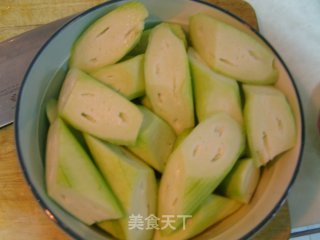 Steamed Egg with Clams and Loofah recipe