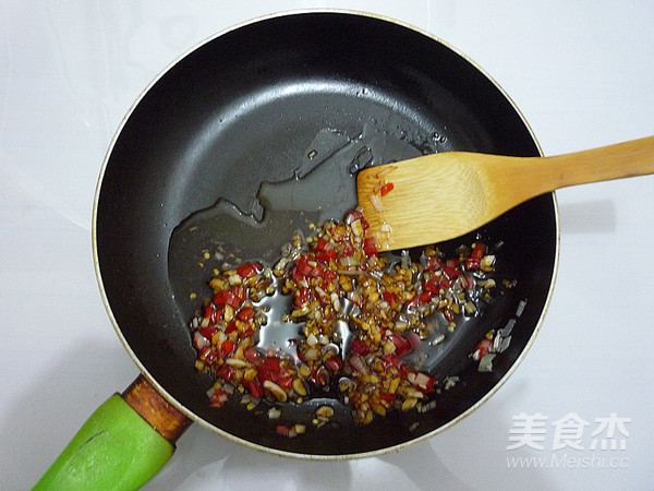 Steamed Loofah with Garlic Vermicelli recipe