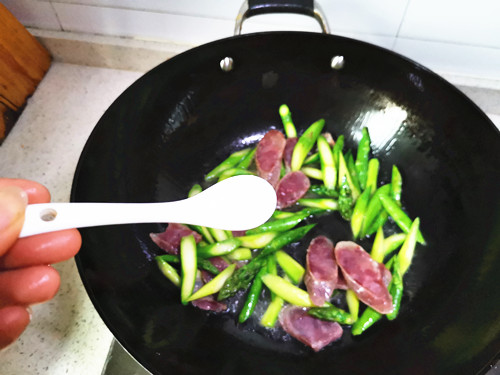 Stir-fried Asparagus with Sausage recipe