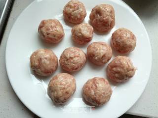 Spinach Soup with Water Chestnut Meatballs recipe