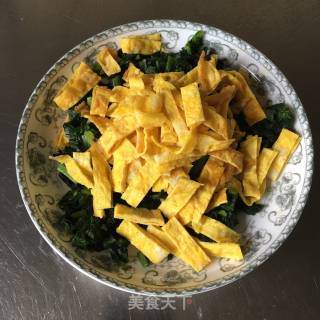 Lettuce Leaves Mixed with Egg Crust recipe