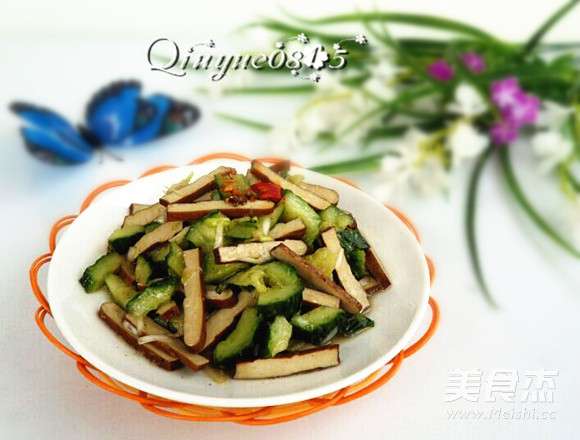 Cucumber Mixed with Dried Bean Curd recipe