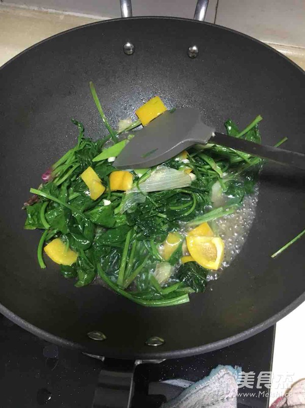 Spinach Preserved Egg recipe