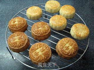 Non-cantonese-homemade Crispy Mooncakes recipe