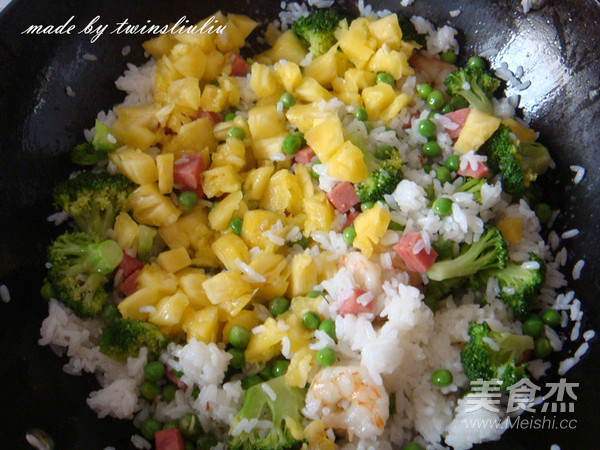 Another Correct Way to Open Pineapple | Delicious Pineapple Rice recipe