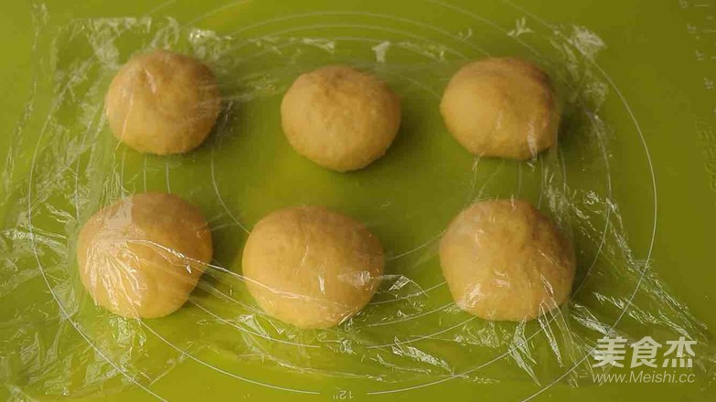 Golden Pumpkin Honey Bean Buns recipe