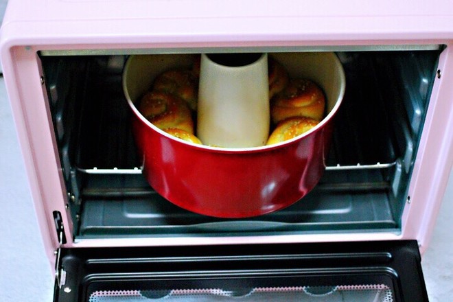 Coconut Garland Bread recipe