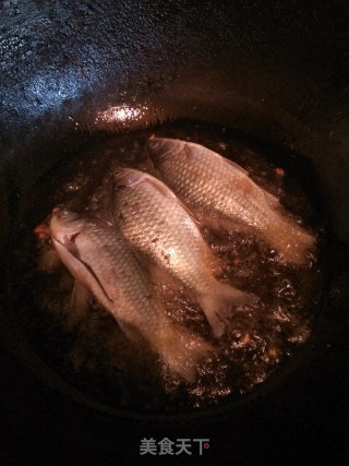 Fried Small Crucian Carp recipe