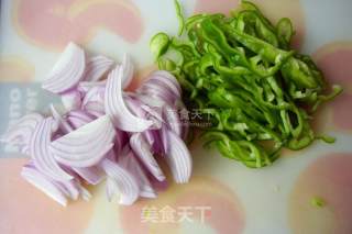 Fried Noodles with Cumin, Green Pepper and Shredded Pork recipe