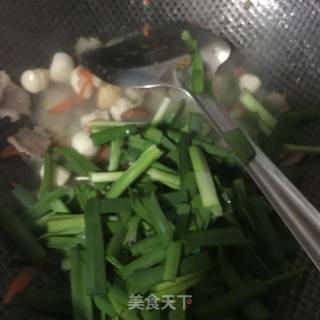 Stir-fried Scallops with Leek recipe