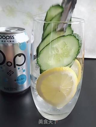 Cucumber Lemon Bubble Water recipe