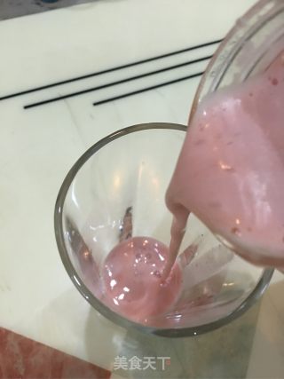 Strawberry Milkshake recipe