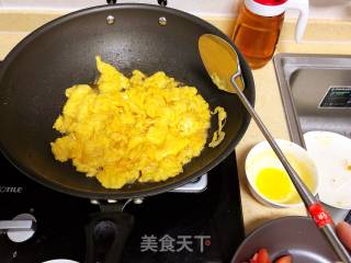 Scrambled Eggs with Tomatoes recipe