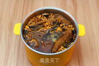 Guangdong Lao Huo Liang Soup-hericium, Cordyceps Flower and Bamboo Fungus Soup recipe