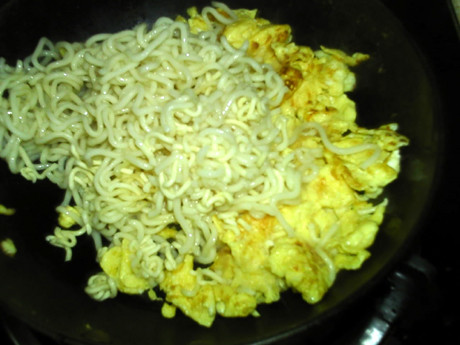 Fried Instant Noodles with Green Onion and Egg recipe