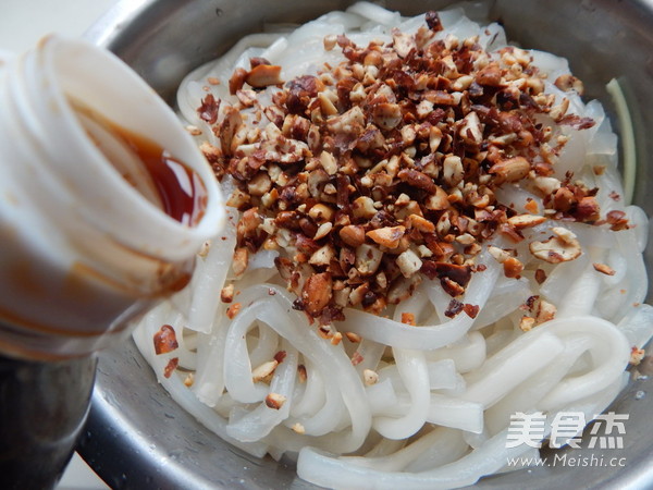 Shredded Pork Salad with Potato Powder recipe