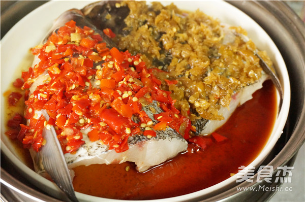 Two-color Chopped Pepper Fish Head recipe