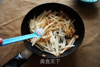 Shredded Pork with Fruit Kohlrabi recipe