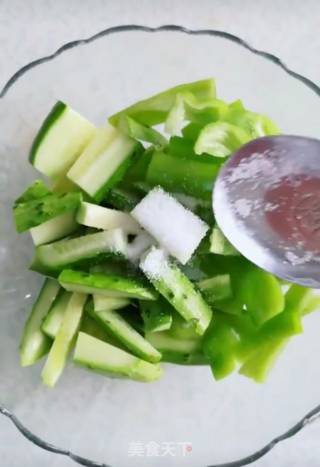 Cucumber Pepper Pickles recipe