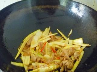 Simple Stir-fried Banquets are Also Good---thin Bamboo Shoots and Pork Slices recipe