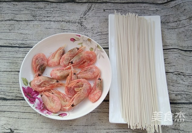 Arctic Shrimp Tomato Noodles recipe