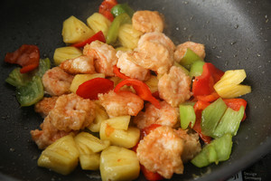 Shrimp with Pineapple to Tease The Taste Buds recipe