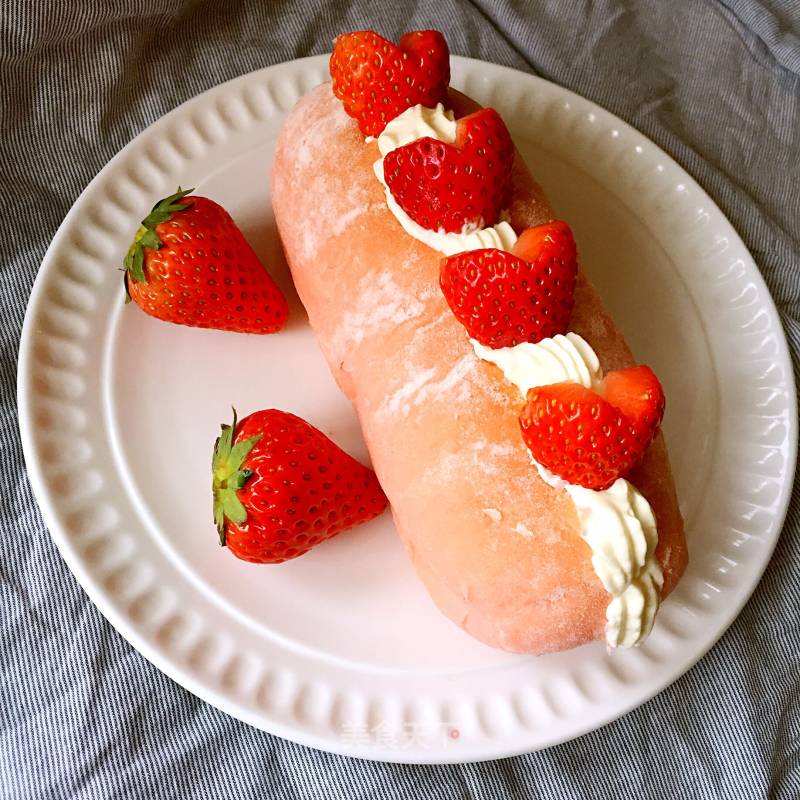 Strawberry Cream Bun recipe