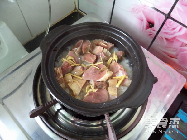 Cured Duck Claypot Rice recipe