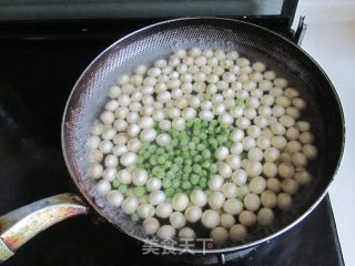 Shrimp, Green Beans and Lotus Seed Rice recipe