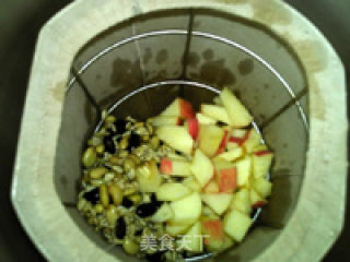 Oatmeal Apple Black Soy Milk recipe