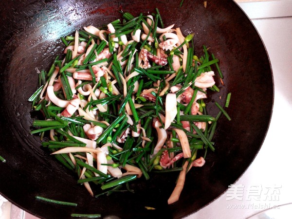 Fried Squid Head with Chive Moss recipe