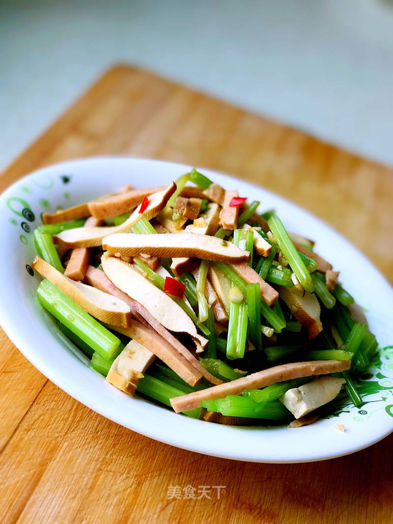 【zhejiang】celery and Ham Mixed with Fragrant Dried recipe